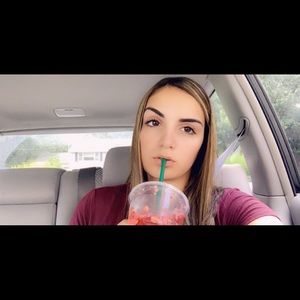 Meet your Posher, Andreia